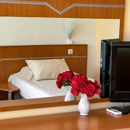 кристал ホテル ラヴダ