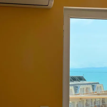 кристал ホテル ラヴダ