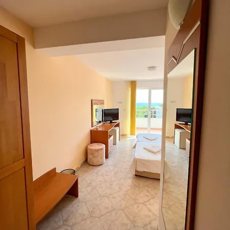 ホテル кристал ラヴダ